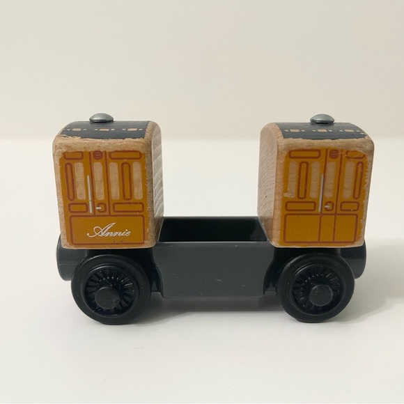 Thomas & Friends Wooden Annie Train - Picture 2 of 11